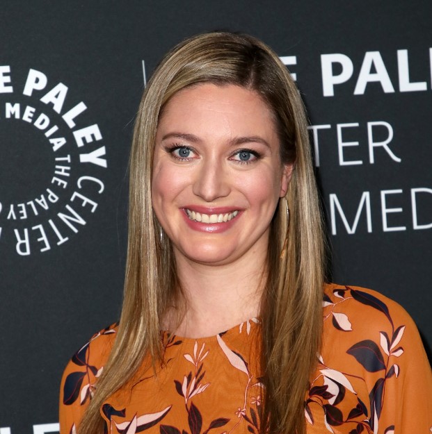 Zoe Perry: Wikipedia, Bio, Age, Family, Profession, Financial Status, Partner, and Additional Details 